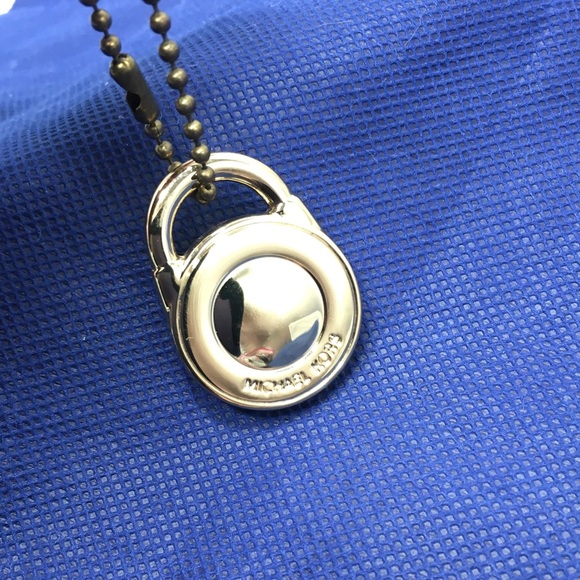 MICHAEL KORS GOLD TONE EMBOSSED LOCK CHARM BALLCHAIN KEY FOB KEYCHAIN HANG TAG - Picture 4 of 6